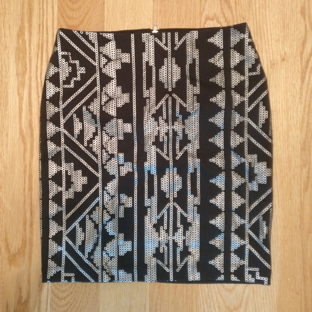Forever 21 Silver Metallic Tribal Bodycon Skirt